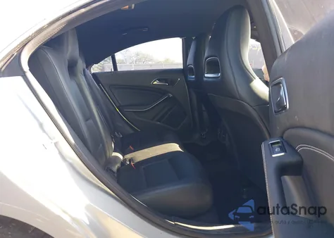 2014 Mercedes-Benz Cla 250 z USA, uszkodzony, nr VIN WDDSJ4EB9EN039287